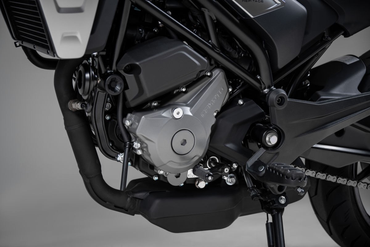 CFMoto 300CL-X Heritage: neo retrò per tutti